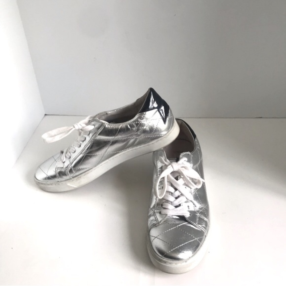 Steve Madden Quilted Metallic Sneakers Shoes. Size 9 - Picture 3 of 14